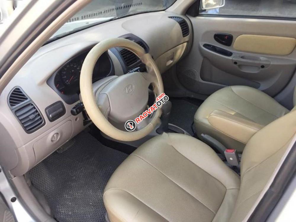 Cần bán gấp Hyundai Verna AT đời 2009, màu bạc, nhập khẩu, giá tốt-6