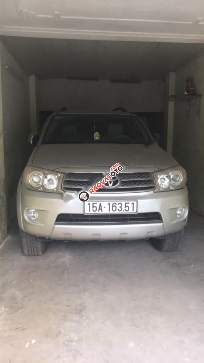 Cần bán xe Toyota Fortuner đời 2009, màu bạc, xe gia đình, 500tr-1