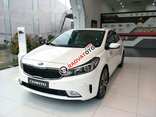 Bán xe Kia Cerato đời 2017, màu trắng, giá tốt-2