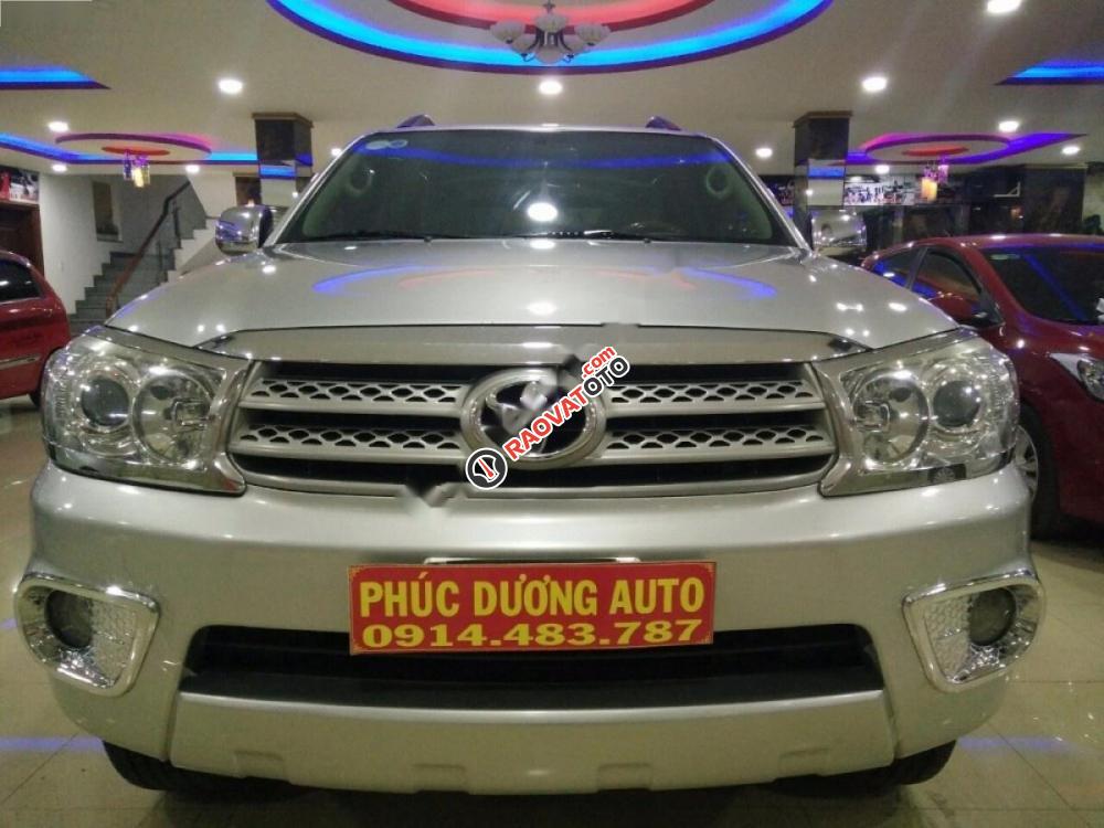 Bán Toyota Fortuner G đời 2011, màu bạc chính chủ, giá chỉ 750 triệu-9