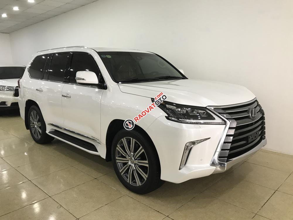 Bán Lexus LX570 sản xuất và đăng ký 2016, xe full options, đi 5000km như mới tinh-2