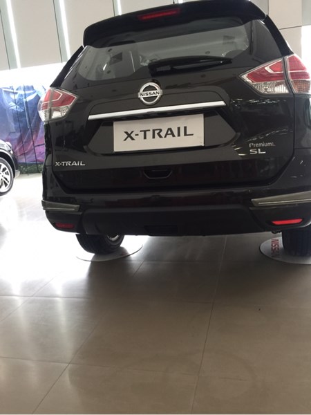 Bán Nissan X trail 2.0 SL PremiumL đời 2017, màu đen, xe nhập-4