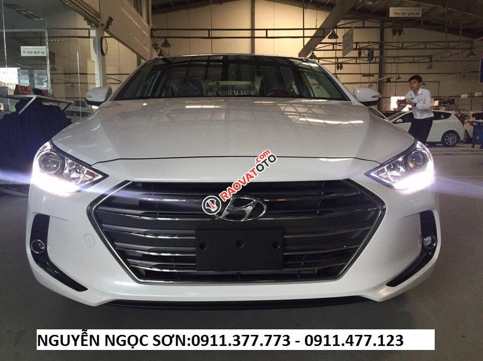 "Mừng xuân 2018" giảm sốc Hyundai Elantra Đà Nẵng, hỗ trợ vay 90%, LH Ngọc Sơn: 0911.377.773-3