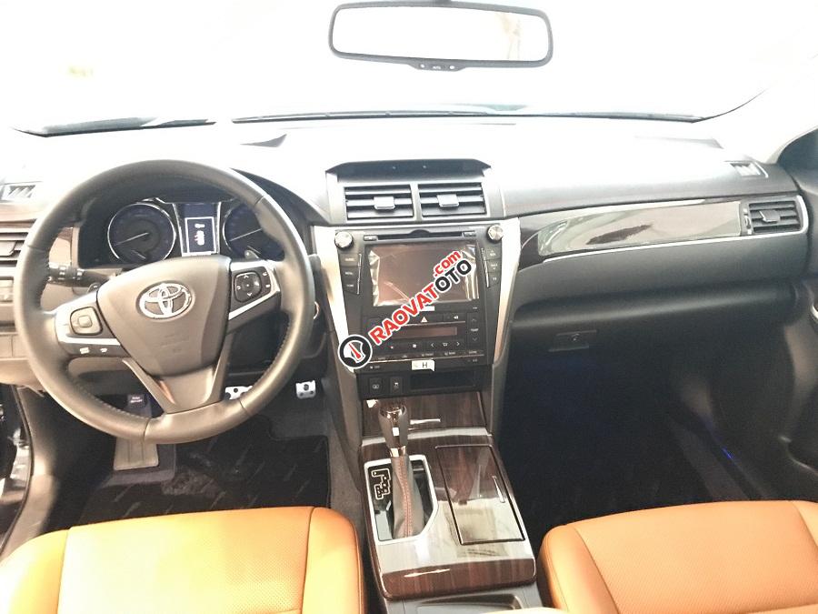 Bán xe Toyota Camry 2.5Q đời 2018, màu đen khuyến mãi cực lớn, giảm giá tiền mặt, hỗ trợ trả góp-3