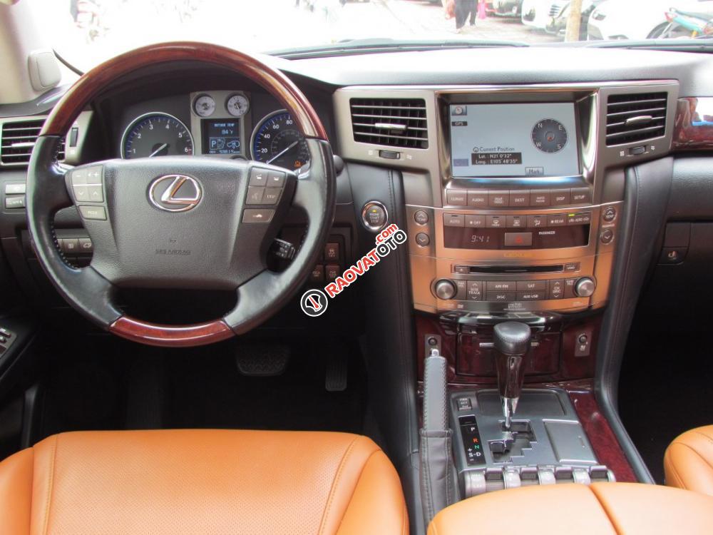 Lexus LX570 2011 màu đen-8