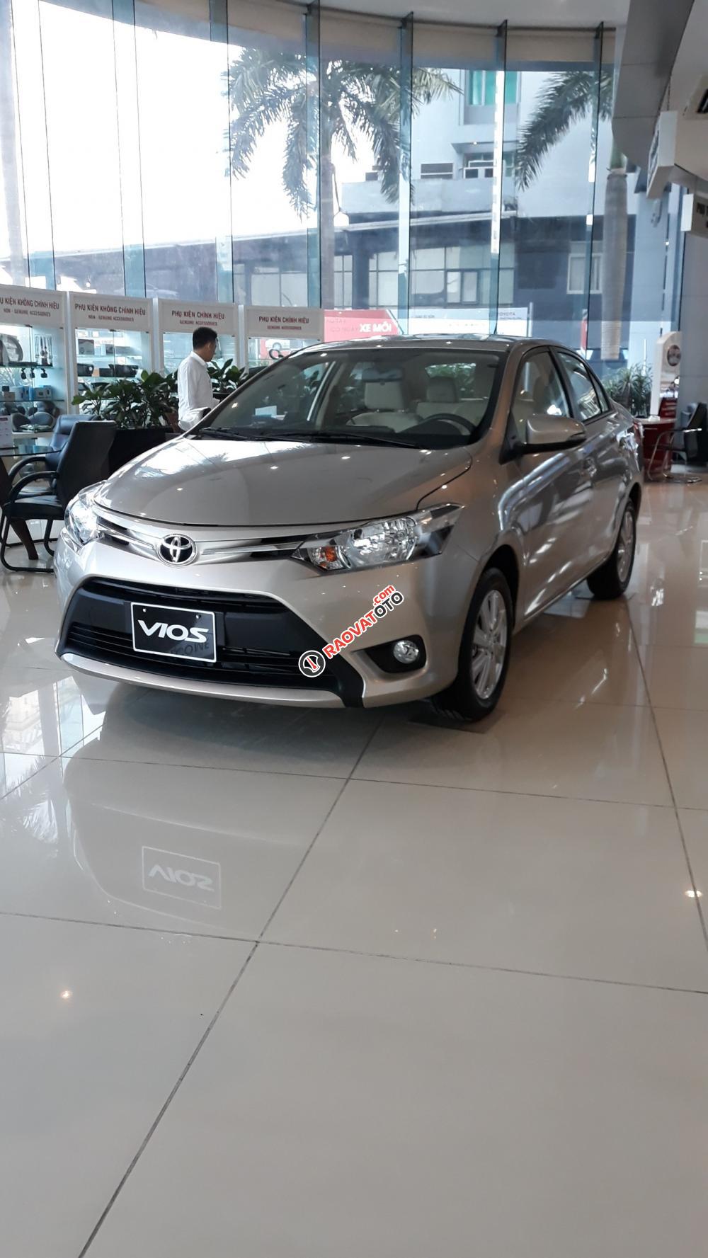 Bán Toyota Vios 1.5E 2017, màu bạc, giá 498tr-1