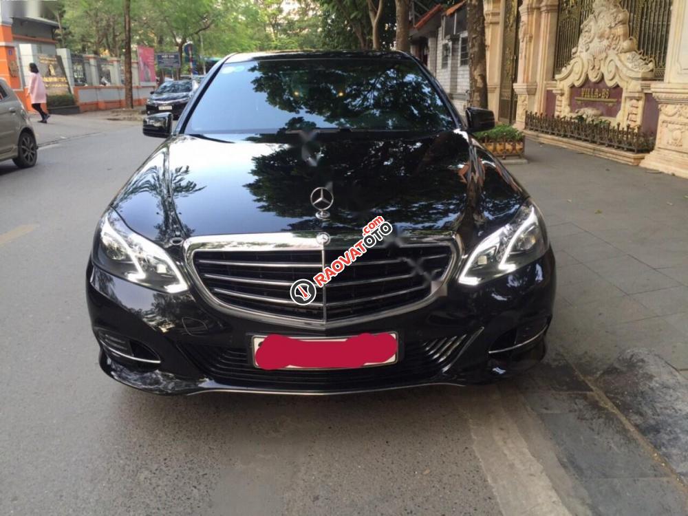 Bán Mercedes E200 sản xuất 2015, màu đen-0