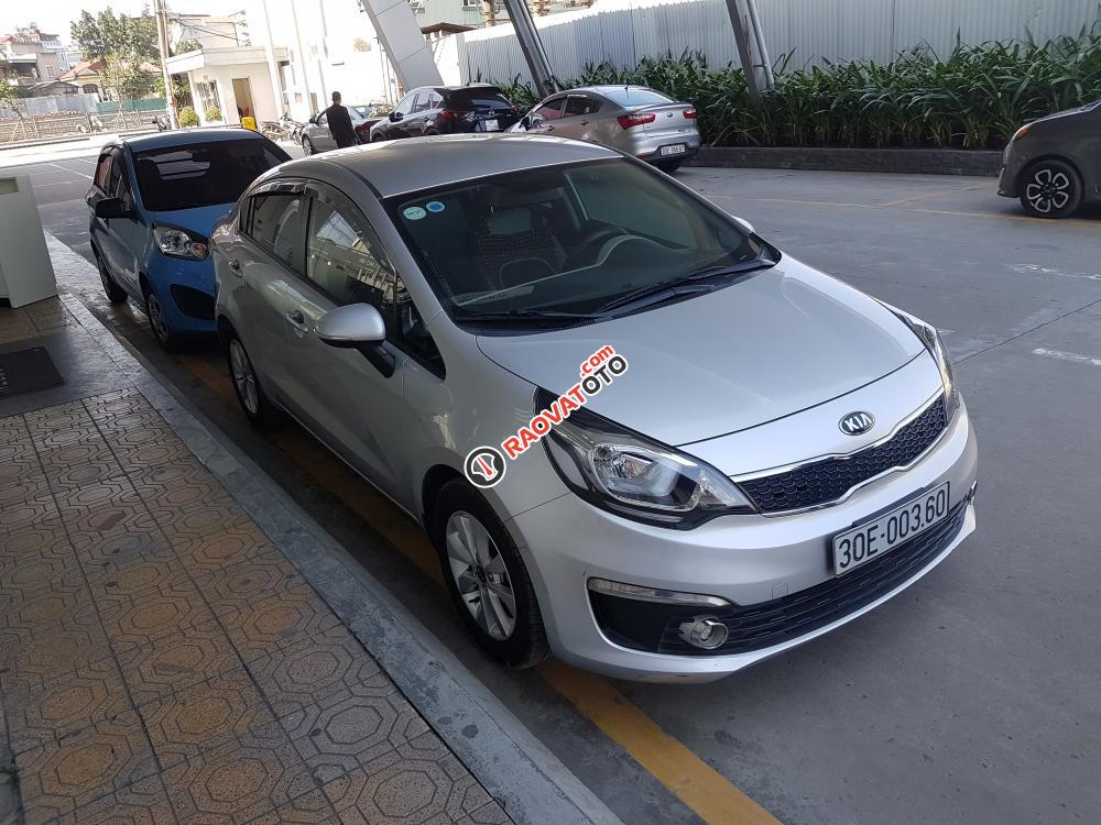 Bán xe Kia Rio 1.5AT màu bạc-1