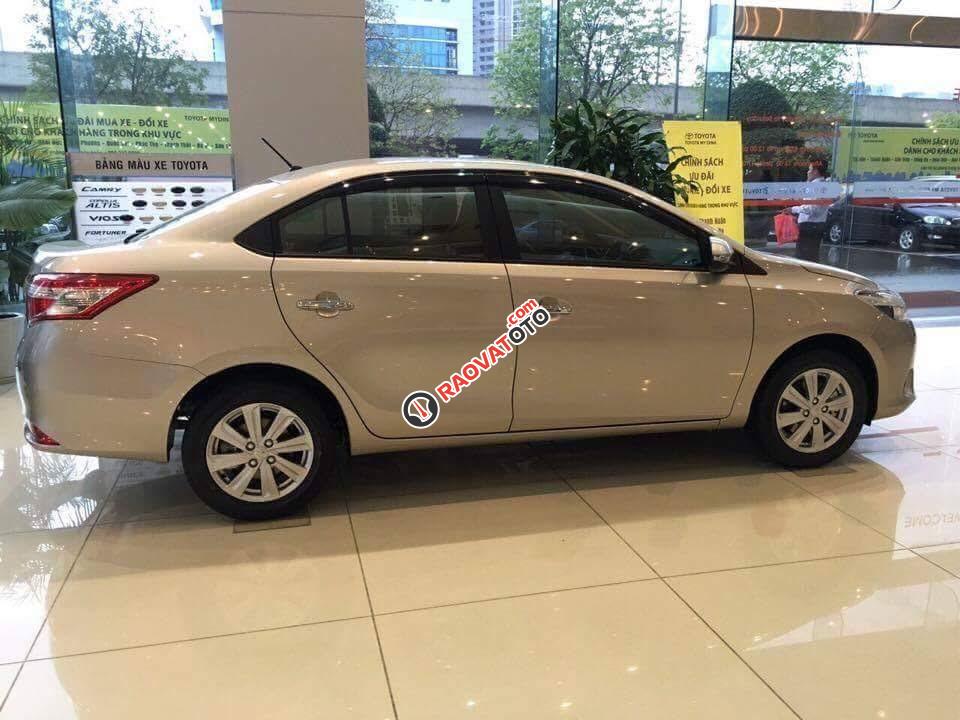 Bán Toyota Vios 1.5E 2017, màu bạc, giá 498tr-7