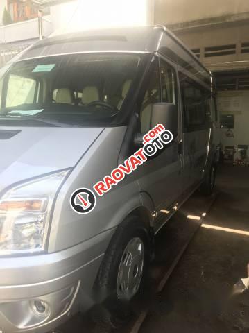 Bán xe Ford Transit đời 2016, màu bạc xe gia đình, giá 610tr-0