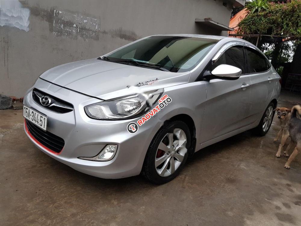 Cần bán xe Hyundai Accent MT đời 2011, màu bạc, nhập khẩu nguyên chiếc đẹp như mới-6