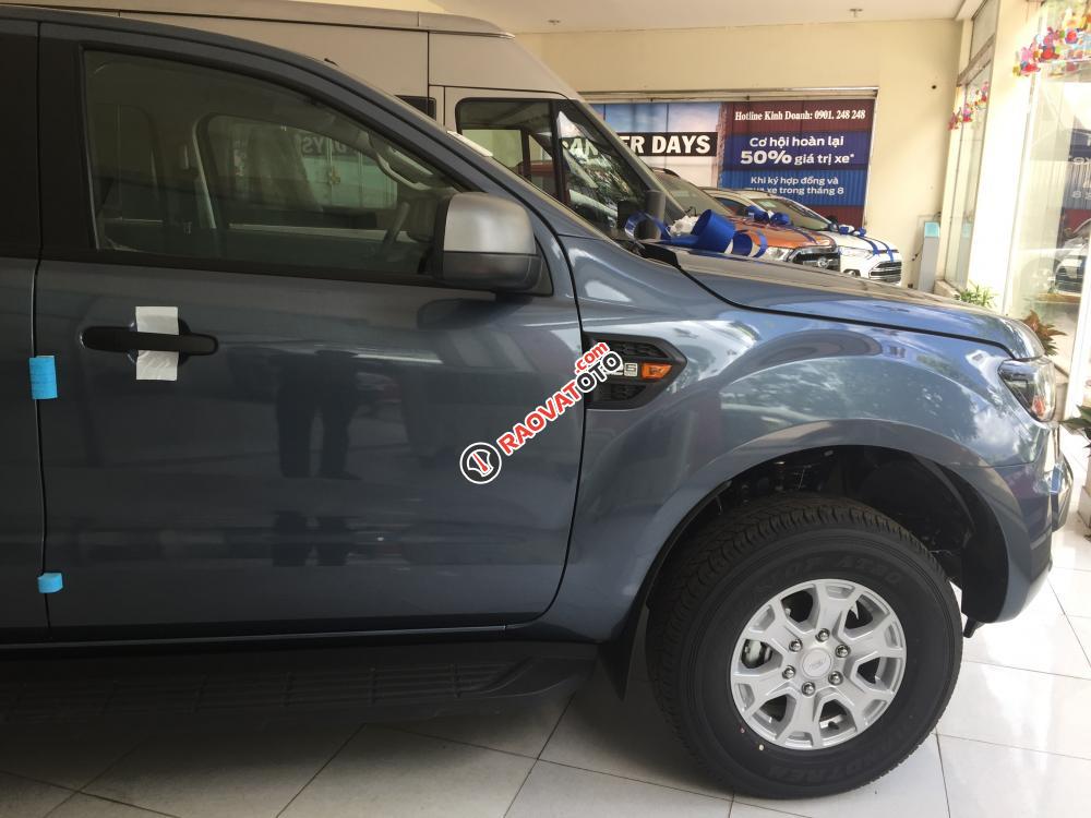 Bán xe Ford Ranger XLS MT màu xanh thiên thanh, giao xe ngay, hỗ trợ vay 80%-1