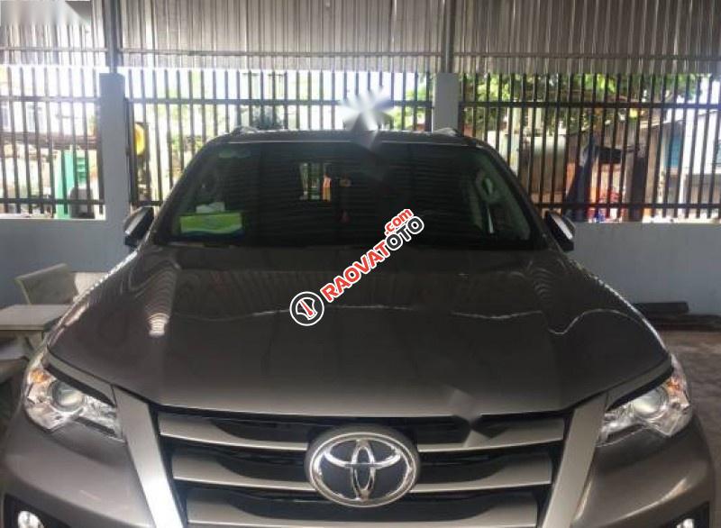 Cần bán xe Toyota Fortuner 2.4G 4x2 MT đời 2017, màu bạc, nhập khẩu-2