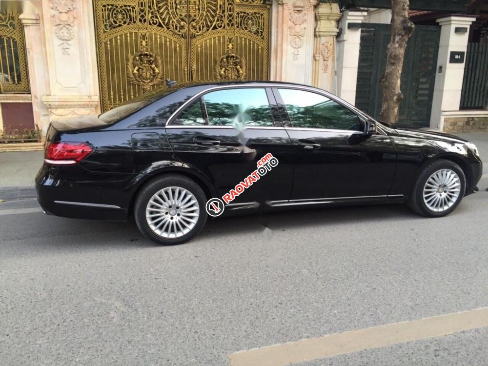 Bán Mercedes E200 sản xuất 2015, màu đen-5