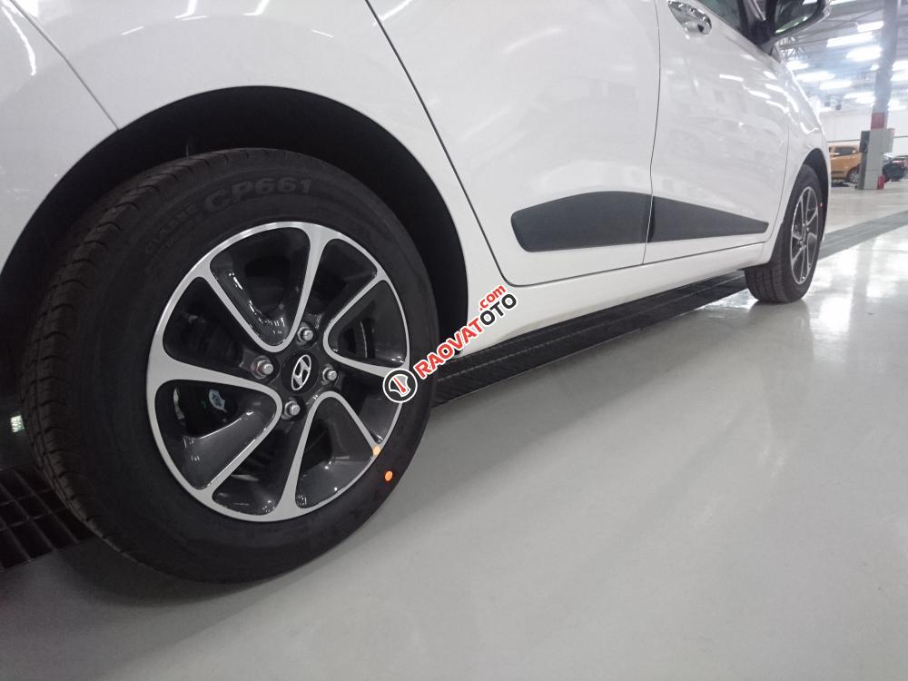 Bán xe Hyundai Grand i10 nhập khẩu SX 2018 màu trắng, các phiên bản, giá tốt nhất. LH 090.467.5566-8