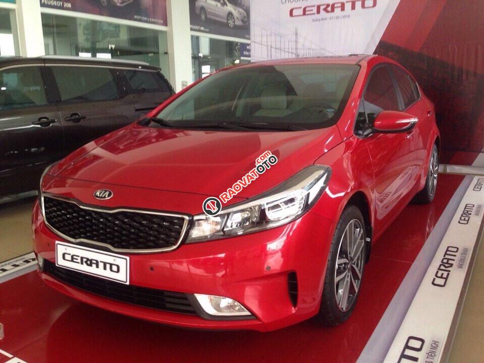 Cần bán xe Kia Cerato GAT đời 2018, màu đỏ, hỗ trợ trả góp, LH: 0989.240.241-0