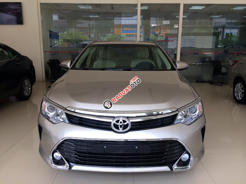 Bán xe Toyota Camry 2.0E đời 2018, xả hàng giá cực tốt, tặng nhiều tiền mặt và phụ kiện-0