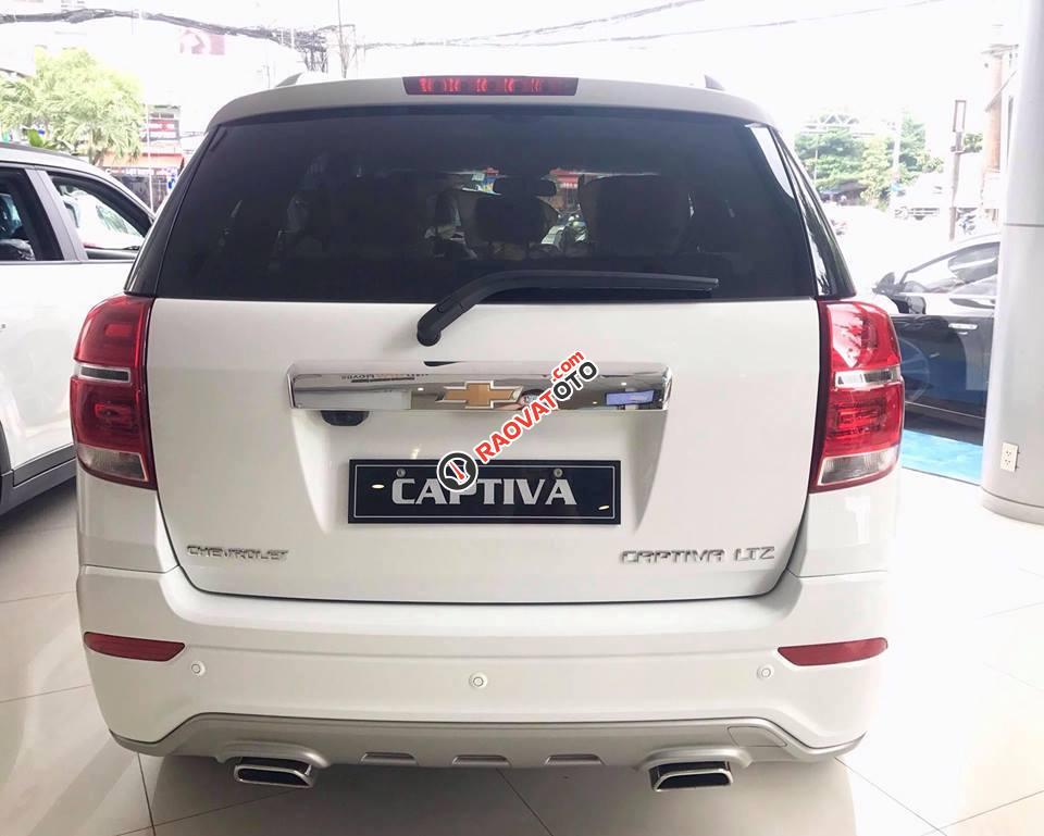 Chevrolet Captiva Revv 2.4L, hỗ trợ vay, trả trước 10%, ưu đãi 20 triệu, giao xe tận nhà Nhung 0975768960-4