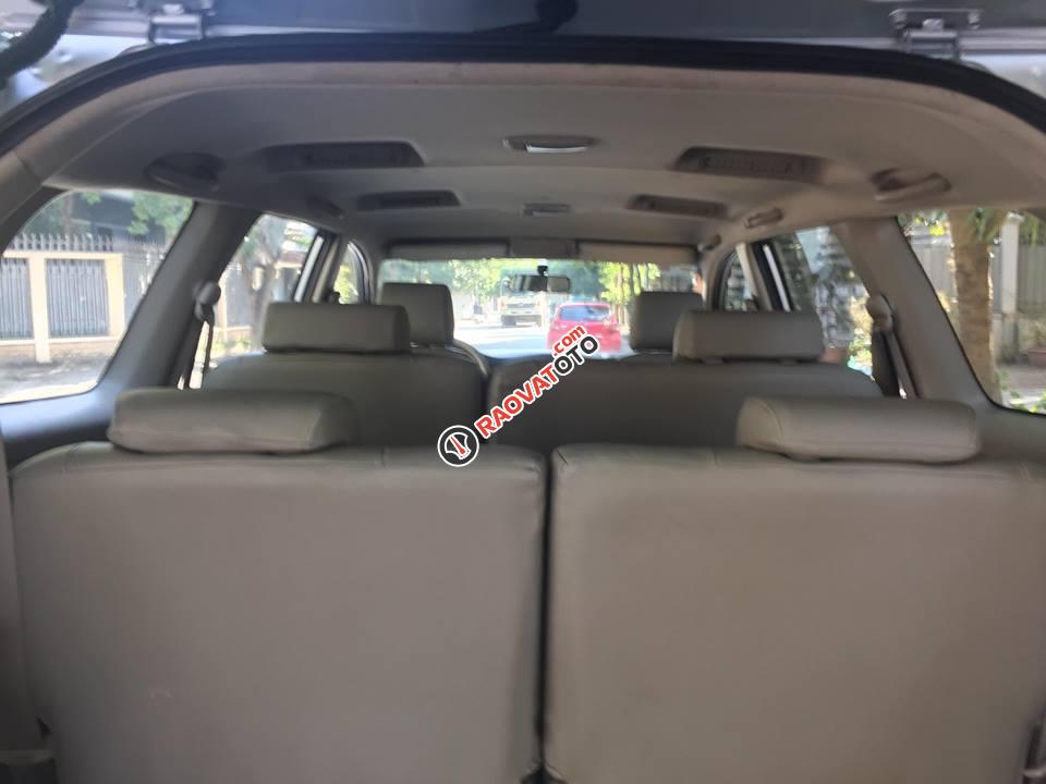 Bán Toyota Innova 2.0 G đời 2010, màu bạc chính chủ xe gia đình-2