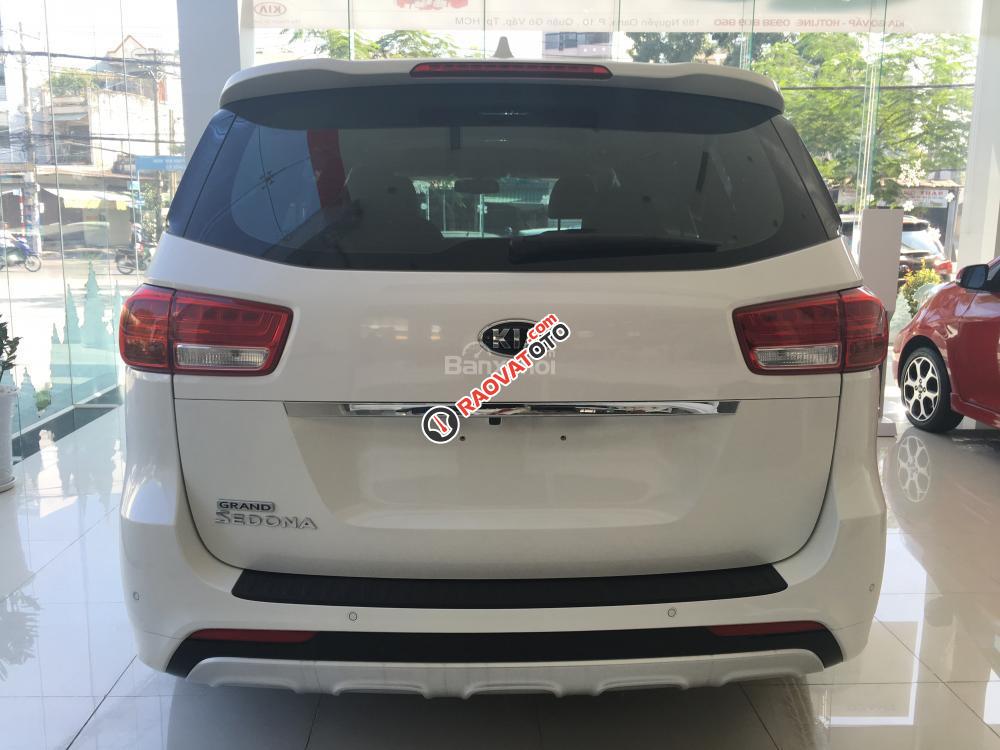 Kia Sedona 2017 mới 100%, sở hữu ngay chỉ với 230 triệu, lãi suất ưu đãi - Khuyến mãi cực hấp dẫn - LH 0932 009 722-3