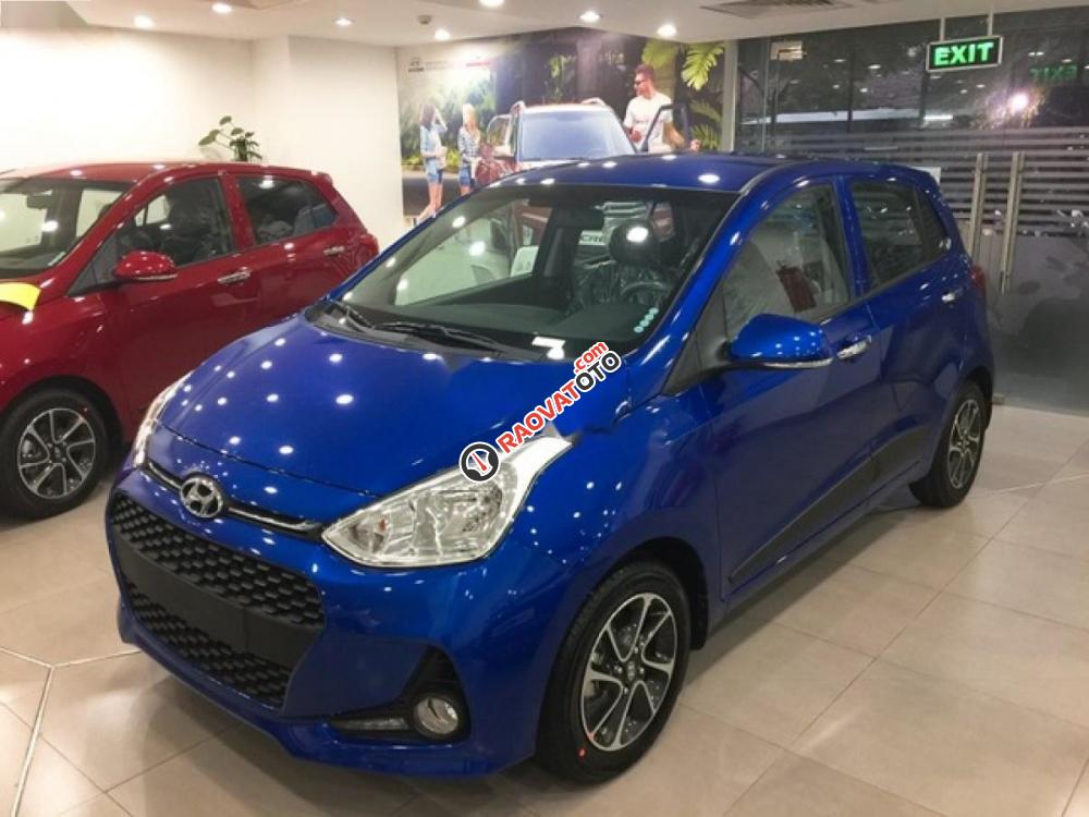 Cần bán Hyundai Grand i10 1.2 AT 2017, màu xanh lam-3