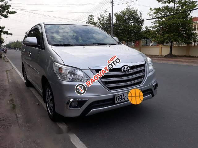 Bán xe Toyota Innova sản xuất 2015, màu bạc-0