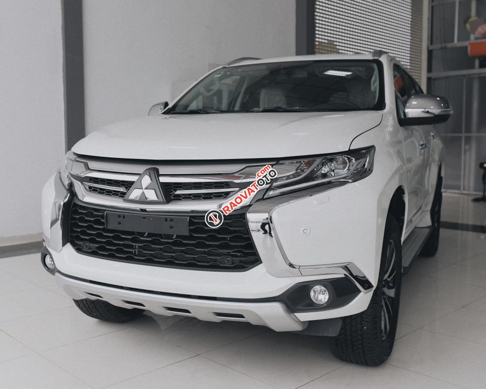 Bán Mitsubishi Pajero Sport đời 2017, màu trắng, xe nhập-0