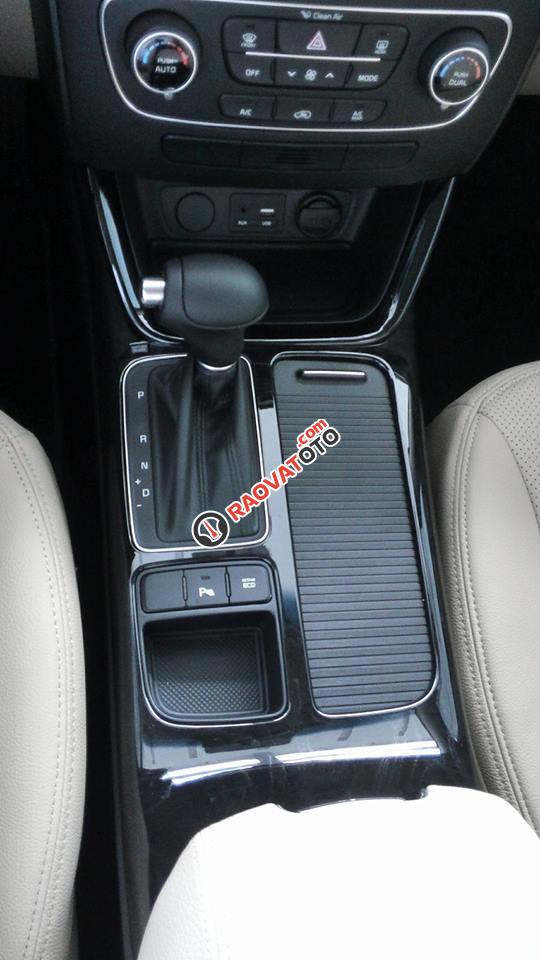 Cần bán Kia Sorento 2.4 GATH Full option 2017 mới, màu đỏ mận, giá chỉ từ 902 triệu kèm quà tặng và khuyến mãi khủng-8