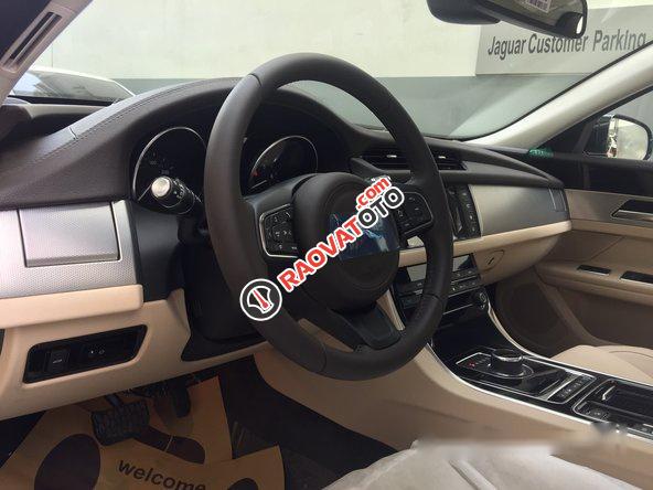 Cần bán giá xe Jaguar XF 2017 đủ màu: Trắng, xanh, đen, màu đỏ - Tặng ngay gói bảo dưỡng gần 200tr-1