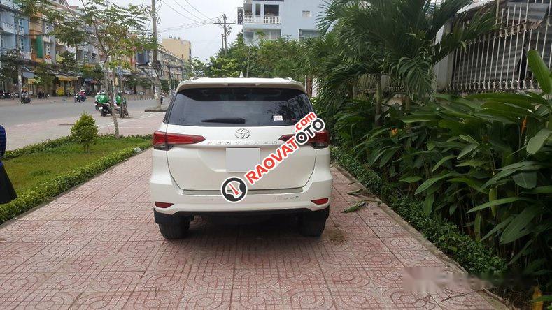 Bán Toyota Fortuner đời 2017, màu trắng, xe nhập-5