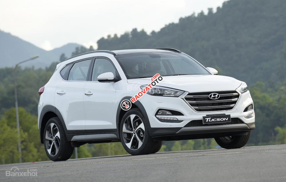 Hyundai Tucson 1.6 T-GDi Turbo đời 2017, màu trắng giảm 98r-0