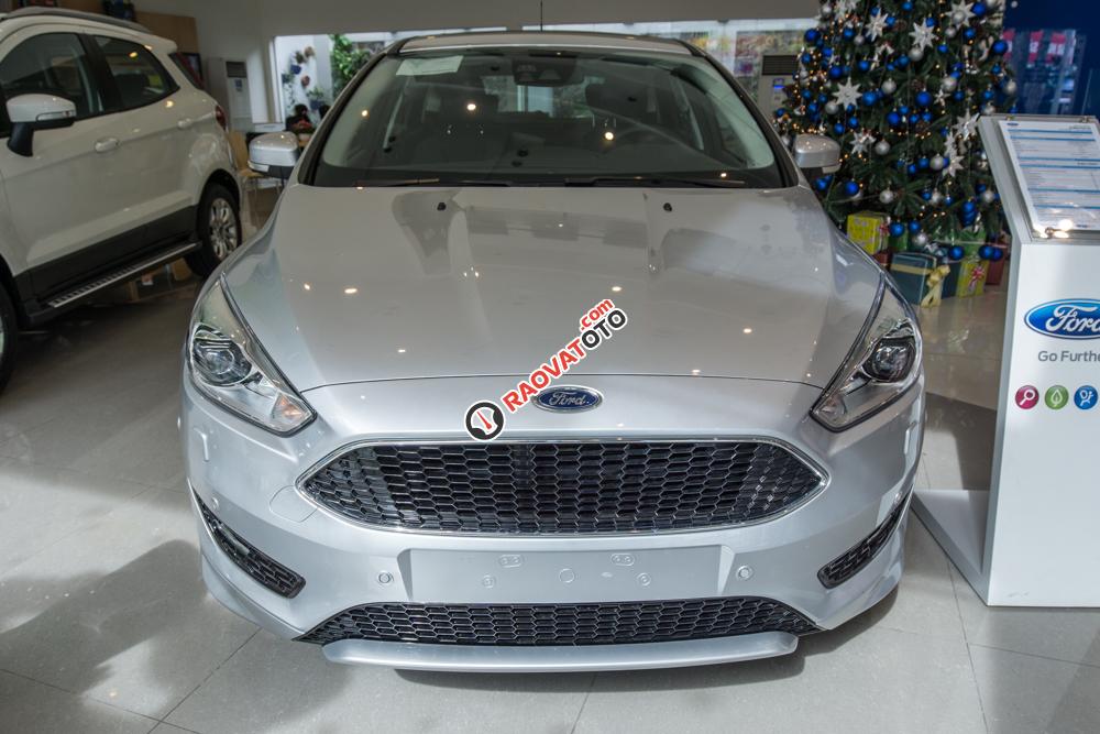 Ford Focus Trend khuyến mãi tối đa - hỗ trợ ngân hàng lên đến 80% cùng nhiều quà tặng hấp dẫn-0