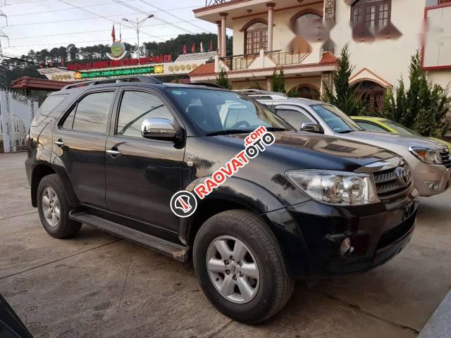 Bán gấp Toyota Fortuner 2.5G MT sản xuất 2011, màu đen-1