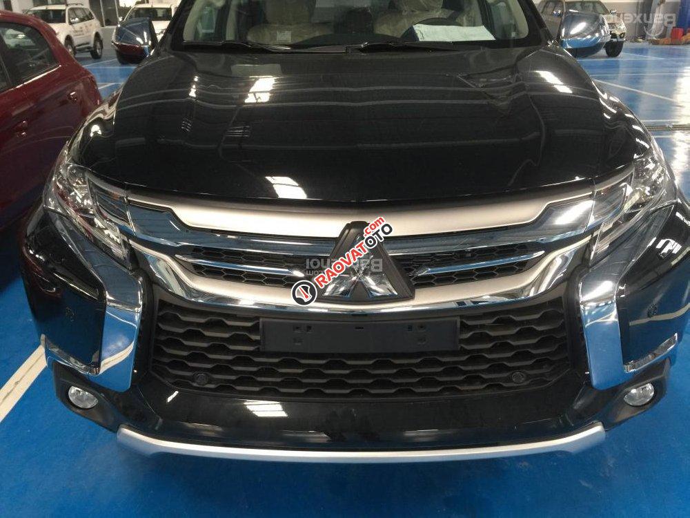 Bán xe Mitsubishi Pajero Sport tại Đà Nẵng, màu đen, nhập khẩu, giao xe ngay, hỗ trợ vay nhanh, LH Quang 0905596067-5