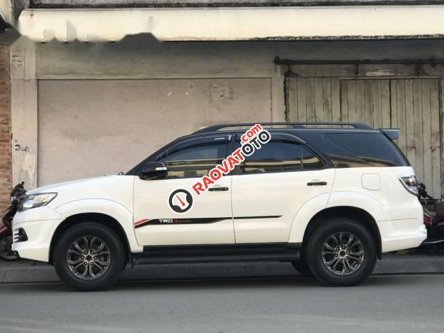 Bán xe Toyota Fortuner TRD 4X2 AT đời 2016, hai màu xe gia đình, giá 870tr-0