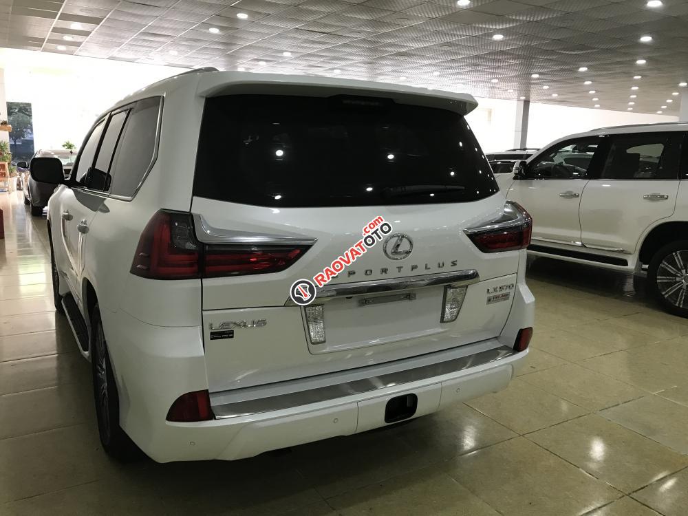 Bán Lexus LX570 sản xuất và đăng ký 2016, xe full options, đi 5000km như mới tinh-4