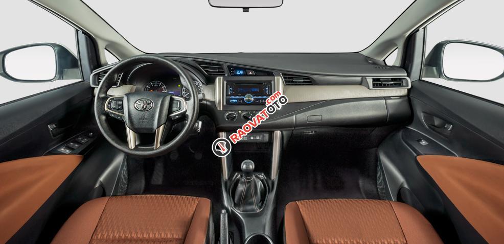 Bán Toyota Innova 2.0E 2018, khuyến mãi 70 triệu, trả trước 170 triệu, giao xe ngay-3