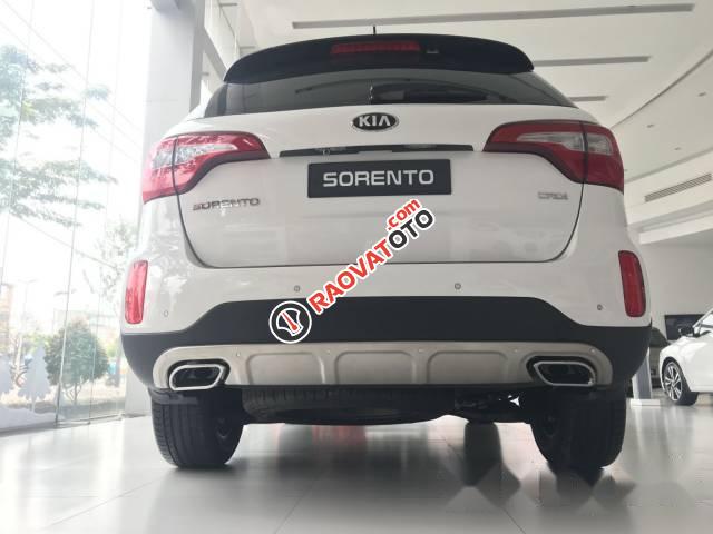 Bán xe Kia Sorento đời 2017, màu trắng-3