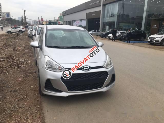 Bán Hyundai Grand i10 1.0 MT base đời 2017, màu bạc-5