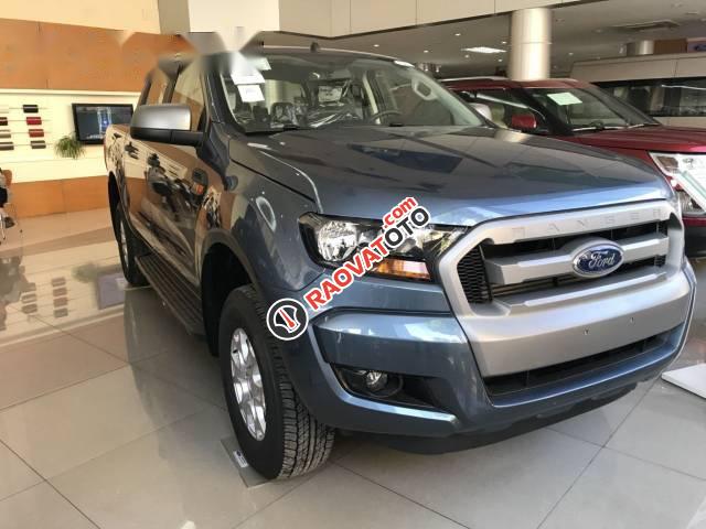 Bán ô tô Ford Ranger XLS AT đời 2017 số tự động, giá tốt-0