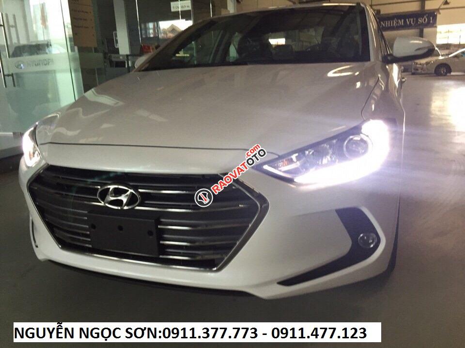 "Mừng xuân 2018" giảm sốc Hyundai Elantra Đà Nẵng, hỗ trợ vay 90%, LH Ngọc Sơn: 0911.377.773-6