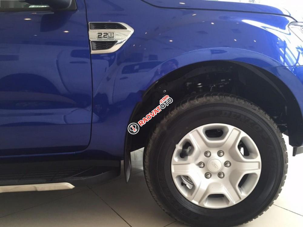 Cần bán Ford Ranger XLT 2.2L 4x4 MT đời 2017, màu xanh lam, nhập khẩu, giá 739tr-5