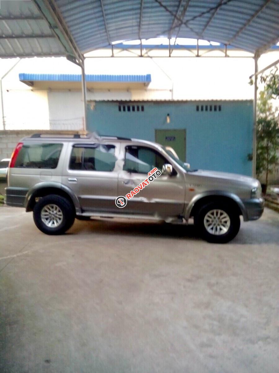 Cần bán gấp Ford Everest đời 2005, xe gia đình-2