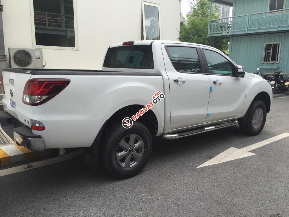 Bán xe Mazda BT 50 MT 4WD 2.2L mới 100% màu trắng, xe nhập, giá 600tr. L/h khuyến mại lớn nhất 0976834599-4