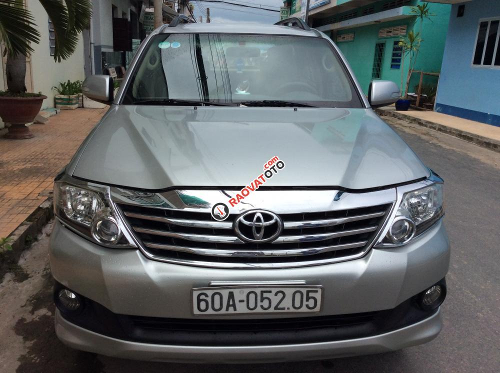 Bán ô tô Toyota Fortuner G đời 2012, màu bạc-0