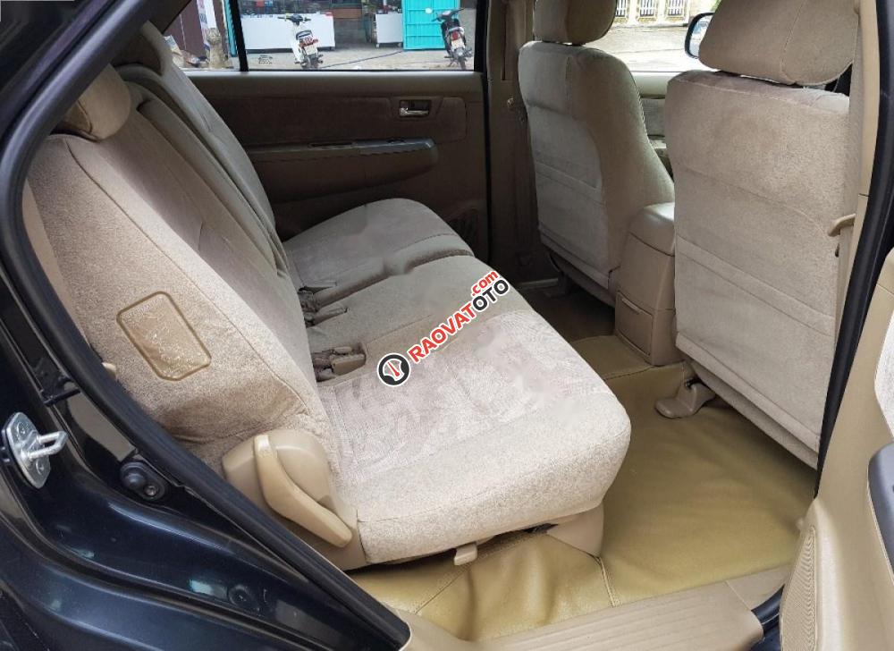 Cần bán gấp Toyota Fortuner 2.5G MT đời 2011, màu đen-4