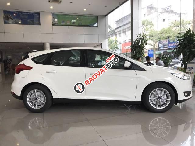 Bán ô tô Ford Focus đời 2017, màu trắng-1