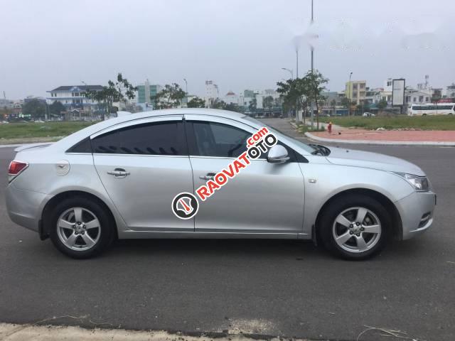 Chính chủ bán xe Chevrolet Cruze LS 1.6 MT đời 2010, màu bạc-2