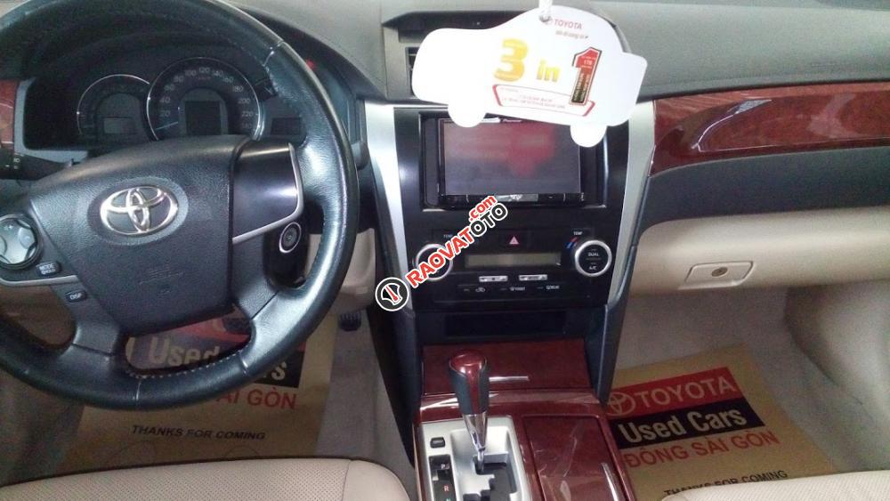 Bán xe Toyota Camry 2.0 E sản xuất 2012, màu kem (be)-4