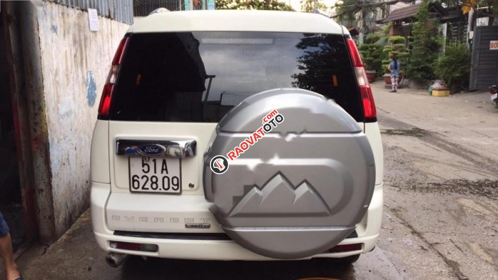 Cần bán gấp Ford Everest Sub sản xuất 2010, màu trắng-8